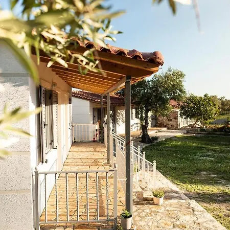 Janakis Garden Livadi 3*