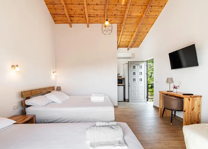 Janakis Garden Livadi 3*