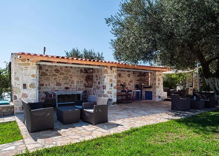 Janakis Garden Livadi Aparthotel 3*