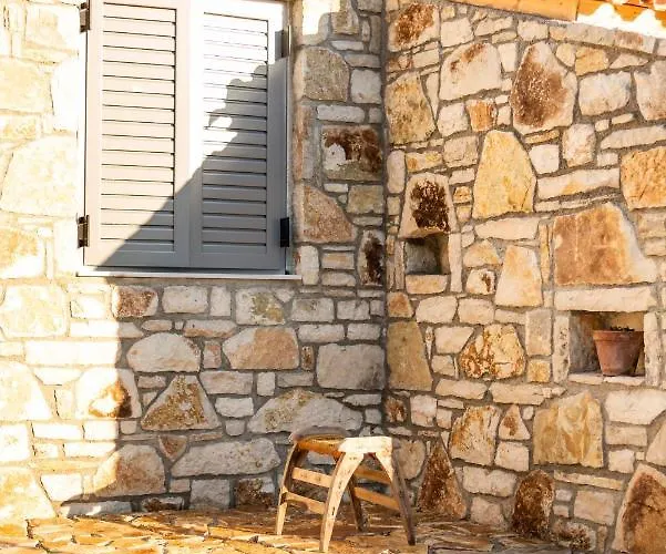 מלון דירות Janakis Garden Livadi Himare Fshat
