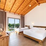 Janakis Garden Livadi Himare Fshat