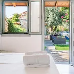 Janakis Garden Livadi Aparthotel 3*