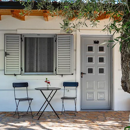 Janakis Garden Livadi