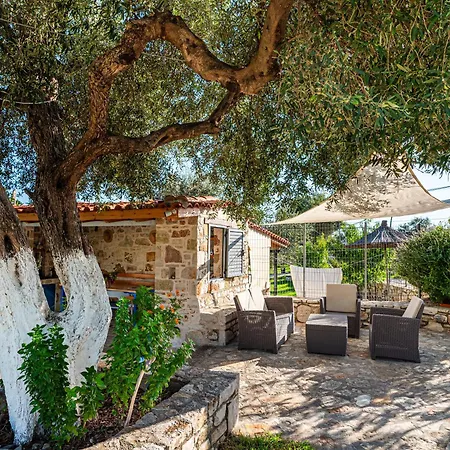 Janakis Garden Livadi 3*