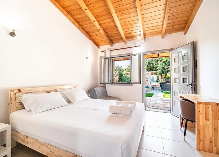 Apart Otel Janakis Garden Livadi 3*